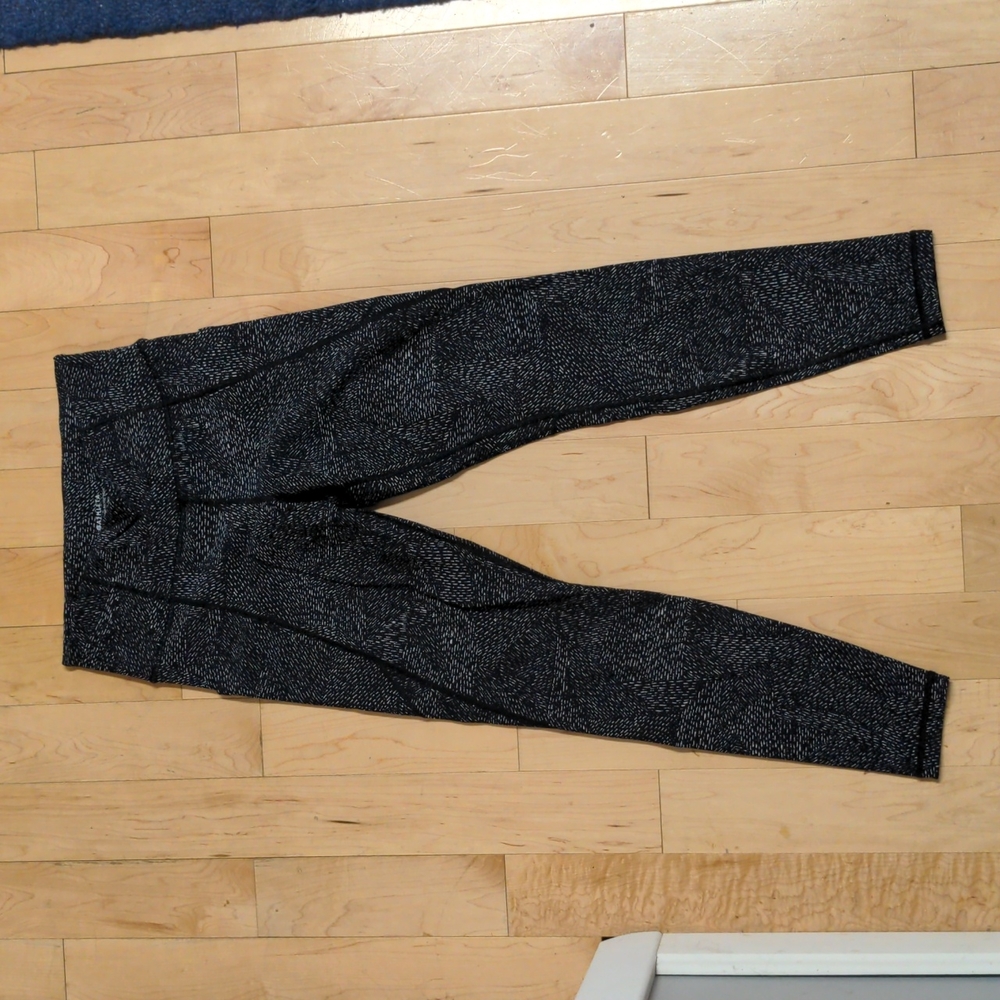 Athleta Salutation Stash Pocket leggings